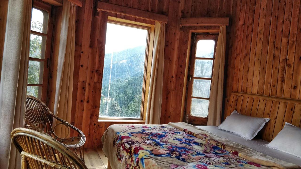 Loghouse At Khajjiar Lake Exterior photo